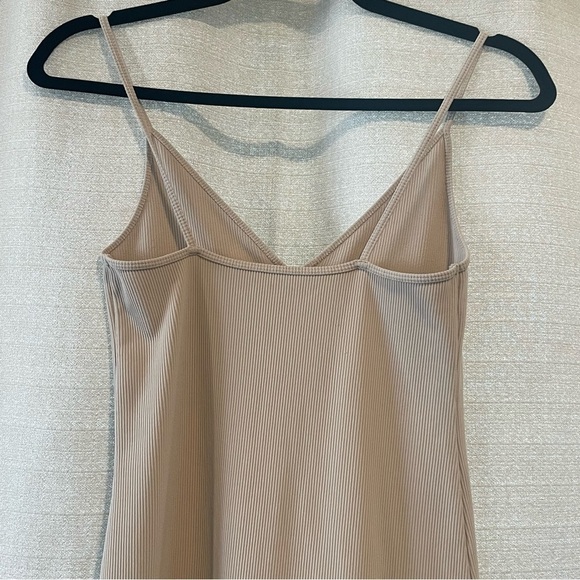 Abercrombie and Fitch Soft A&F Seamless Rib Knit Midi Dress with Slit Beige Sz S - Picture 5 of 9